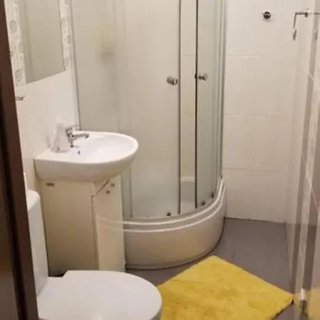 Penguin 1217 Apartment