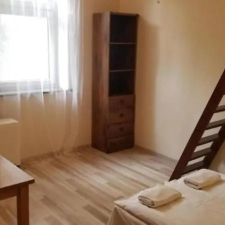 Penguin 1217 Apartment